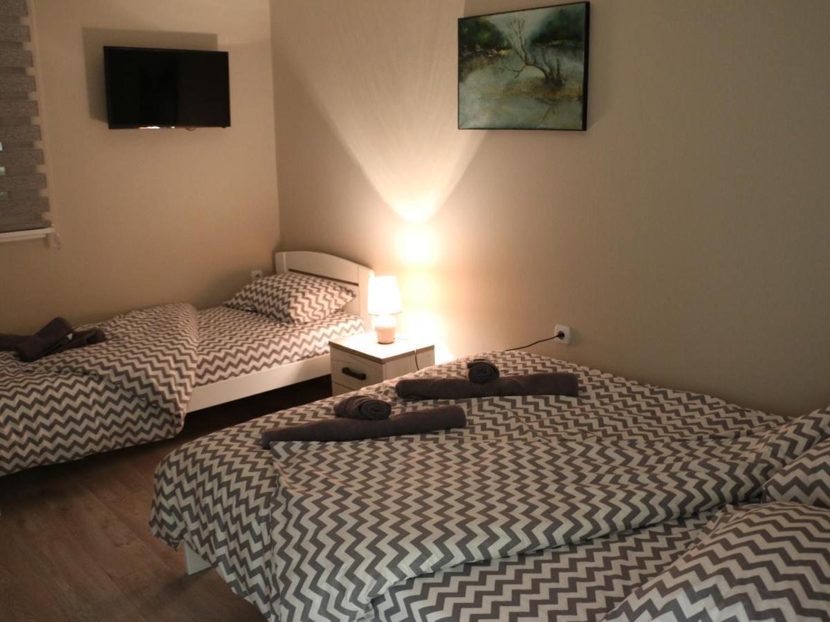 Apartman Petrov Donji Milanovac Exterior foto