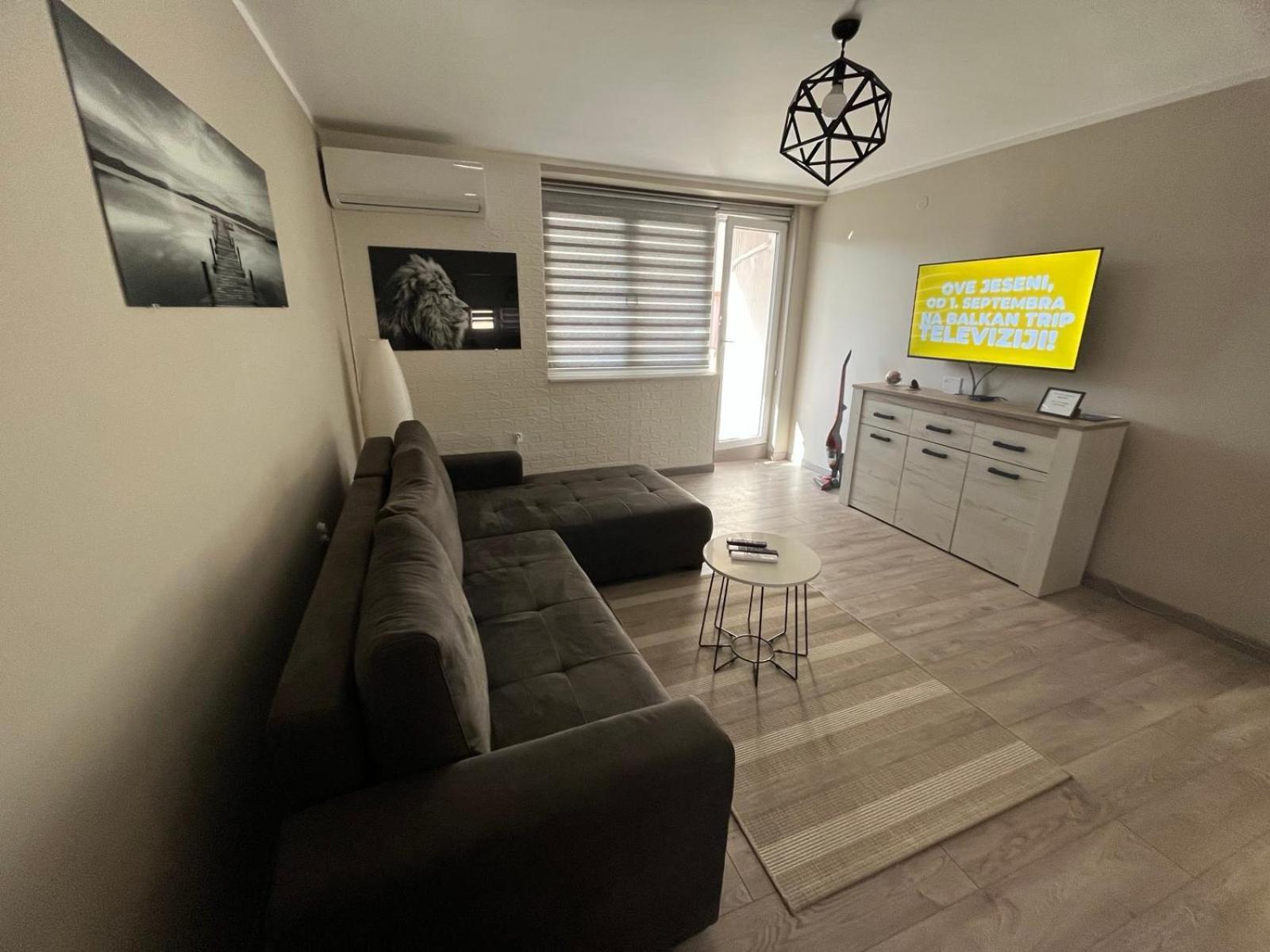 Apartman Petrov Donji Milanovac Exterior foto